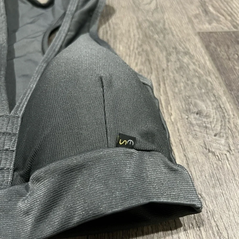 Estilosa‎ Grey Ribbed Sports Bra